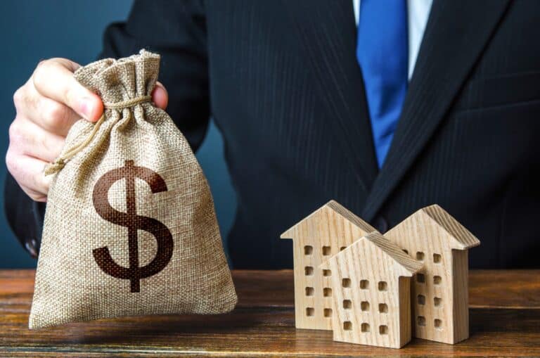 20 Brilliant Strategies to Invest in Real Estate with Little to No Money