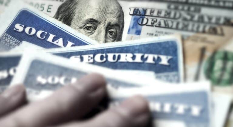 Here’s the Maximum Possible Social Security Benefit And How to Avoid Missing Out