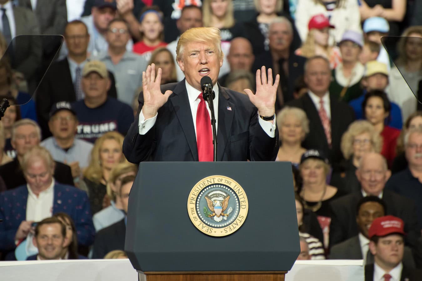 Trump's Education Dept Rakes in $100 Million From Defaulted Student Loans as Advocates Slam 'Aggressive' Collections 1 President Trump Campaign Rally